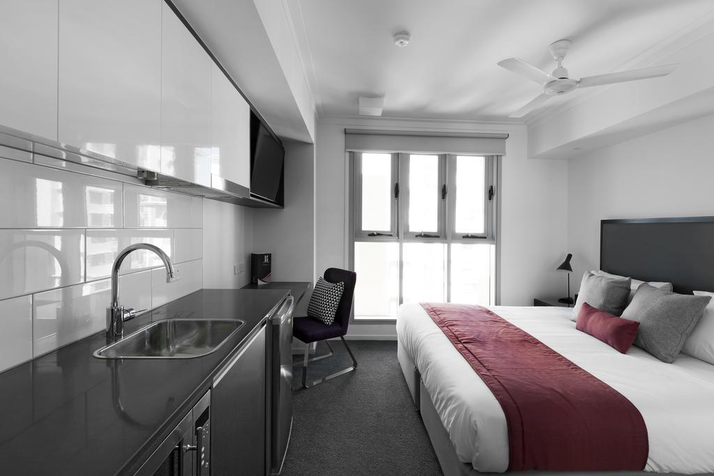 H On Mitchell Apartment Hotel Дарвін Екстер'єр фото